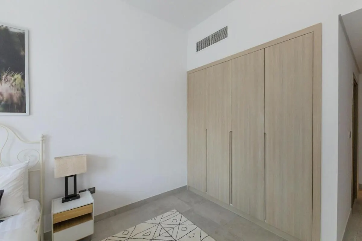 Stunning 2 Bed Apartment In Jvc Dubaj